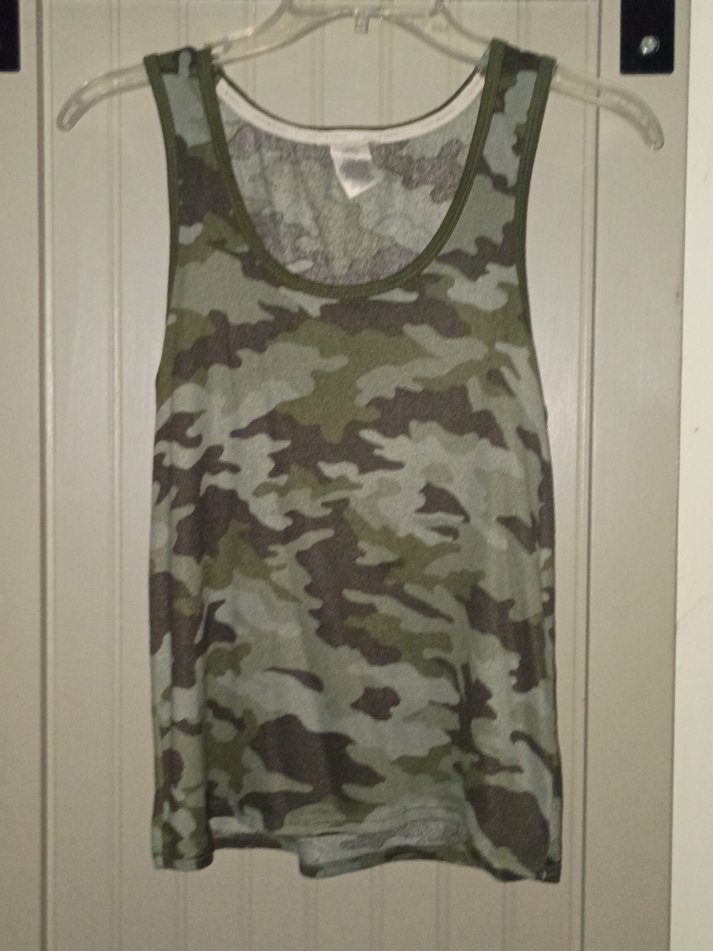 4/$20 Lucky Brand Gray & Olive Camo Scoop Neck Tank